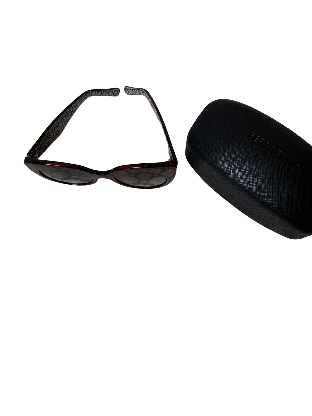 Salvatore Ferragamo Sf964S 210 Sunglasses Featuring A Cat Eye Frame In Crystal Brown And Brown Gradient Lenses
