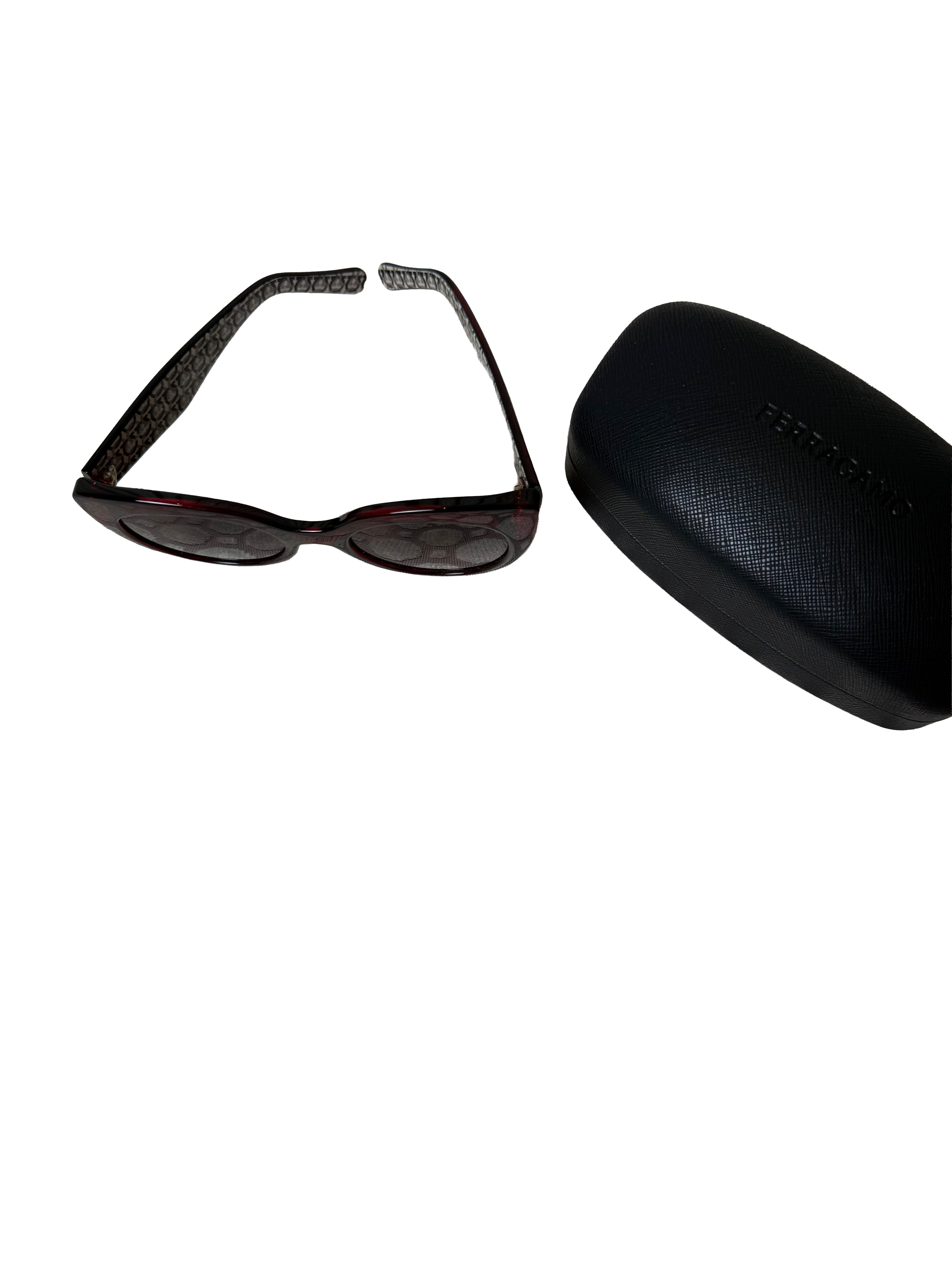 Salvatore Ferragamo Sf964S 210 Sunglasses Featuring A Cat Eye Frame In Crystal Brown And Brown Gradient Lenses