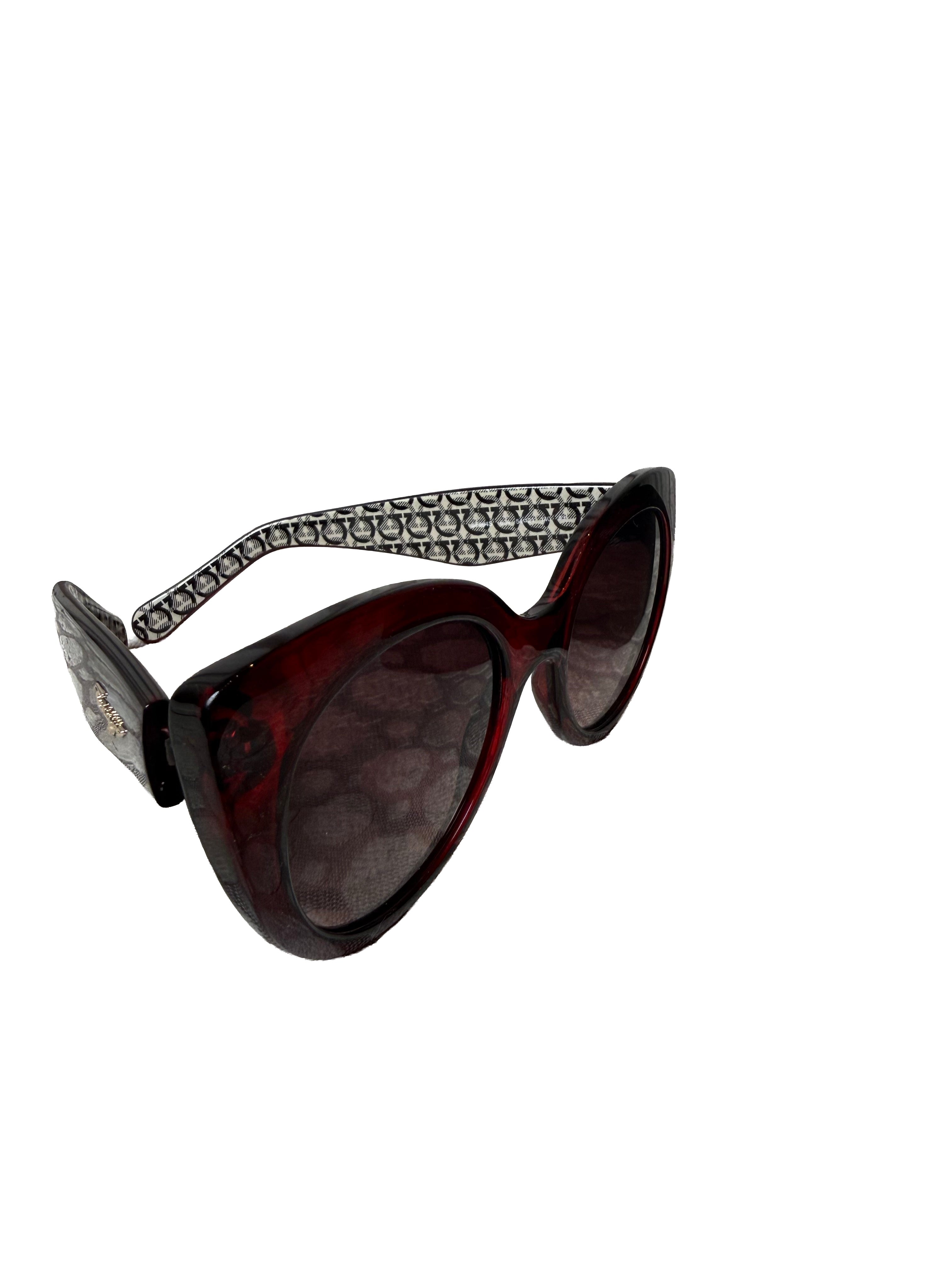 Salvatore Ferragamo Sf964S 210 Sunglasses Featuring A Cat Eye Frame In Crystal Brown And Brown Gradient Lenses
